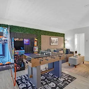 Apartment 6th Haven, Arcade, King Bed, Games, 1 Mile To Beaches, Long Beach